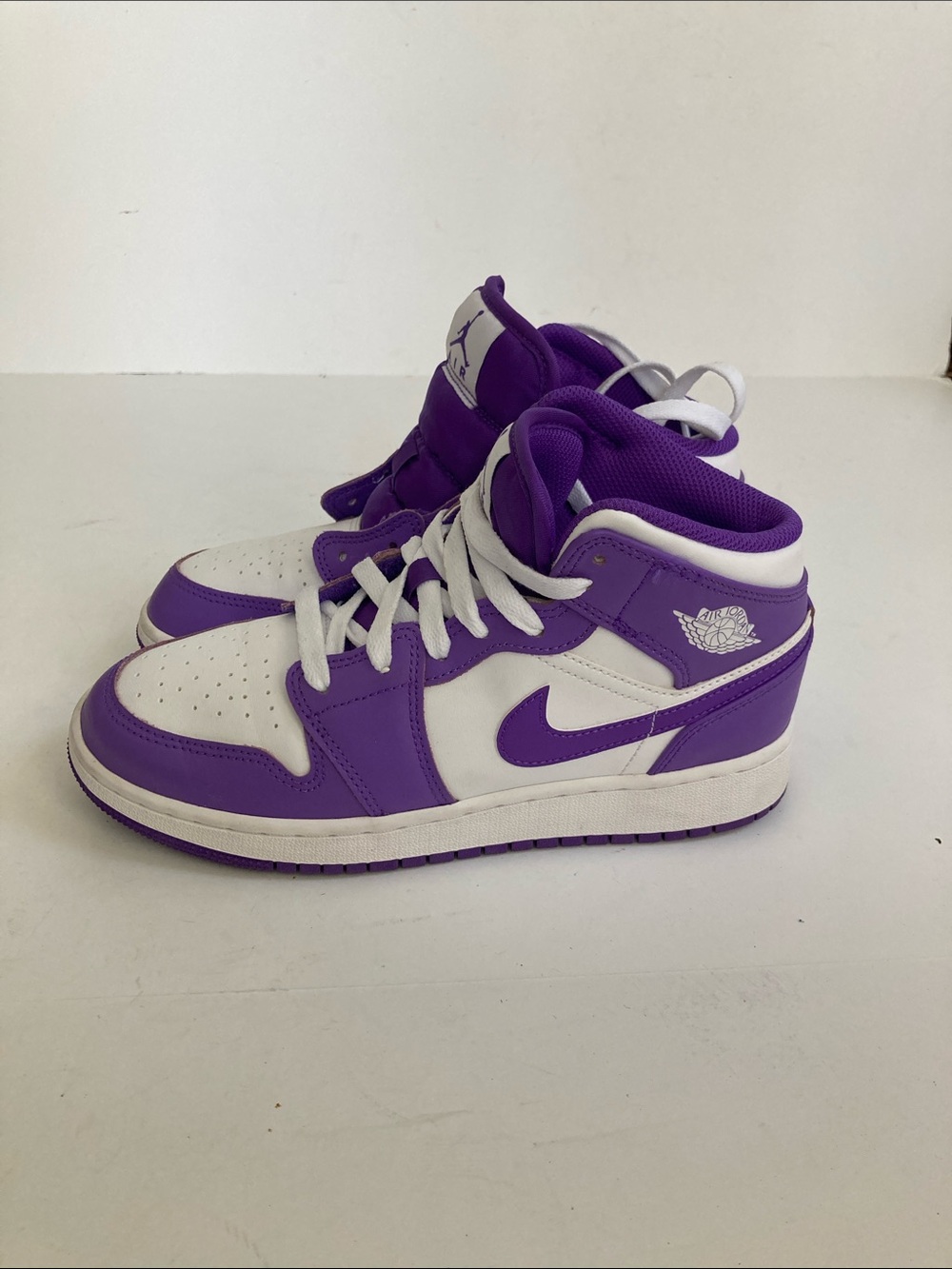 Nike Air Jordan 1 Mid (GS) DQ8423-511 Purple Venom & White 5